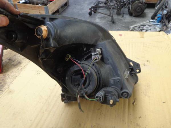 PHARE GAUCHE SUZUKI - Vue 2